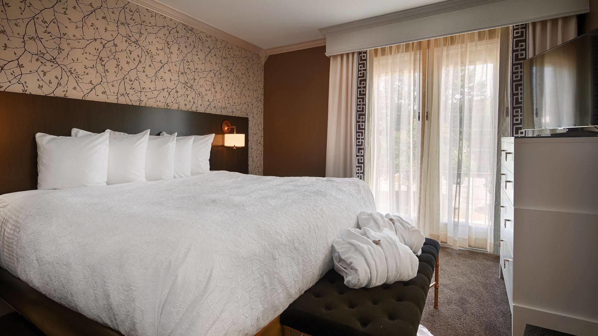 The Burgundy Hotel, Tapestry Collection By Hilton Little Rock