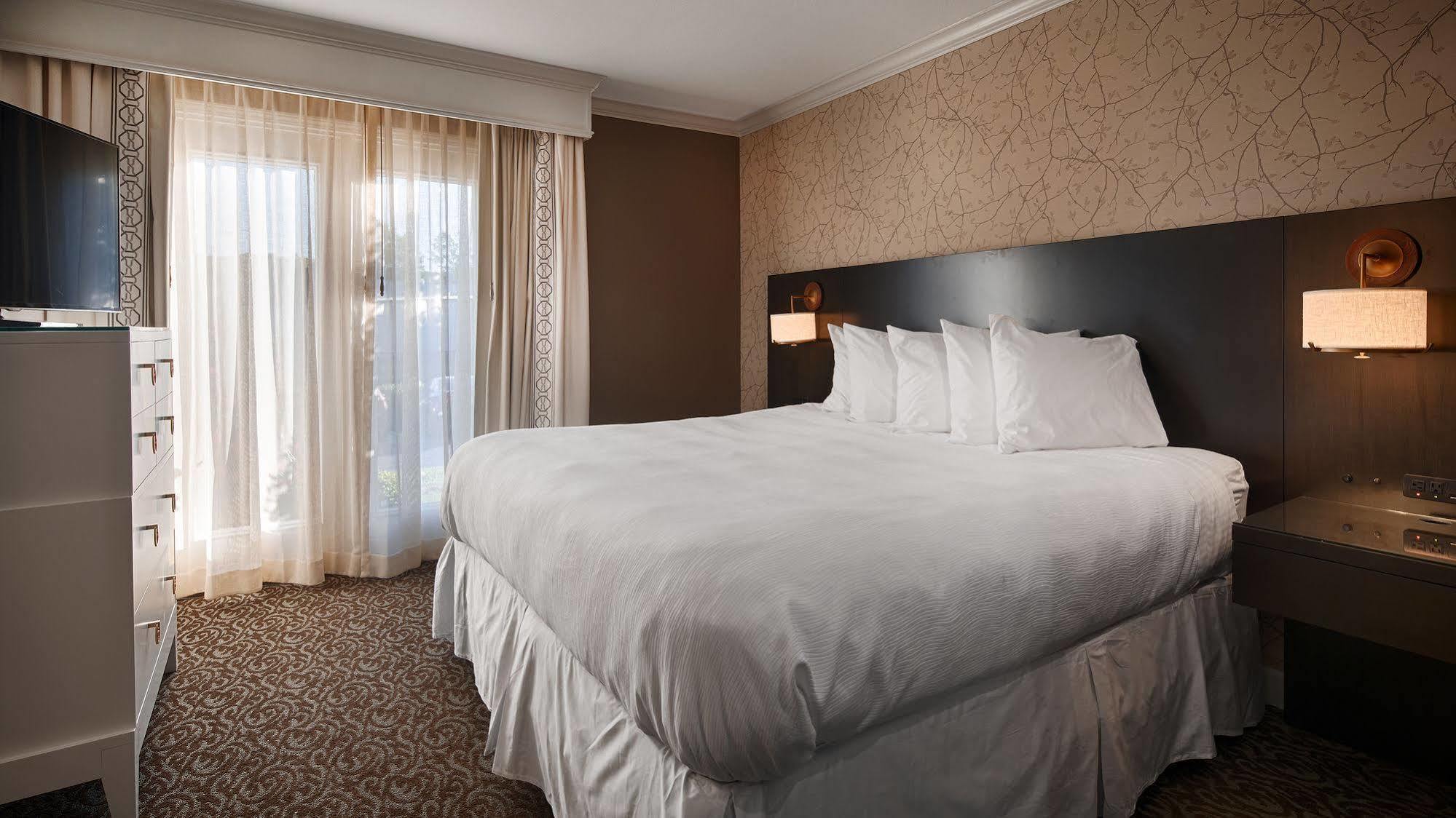 The Burgundy Hotel, Tapestry Collection By Hilton